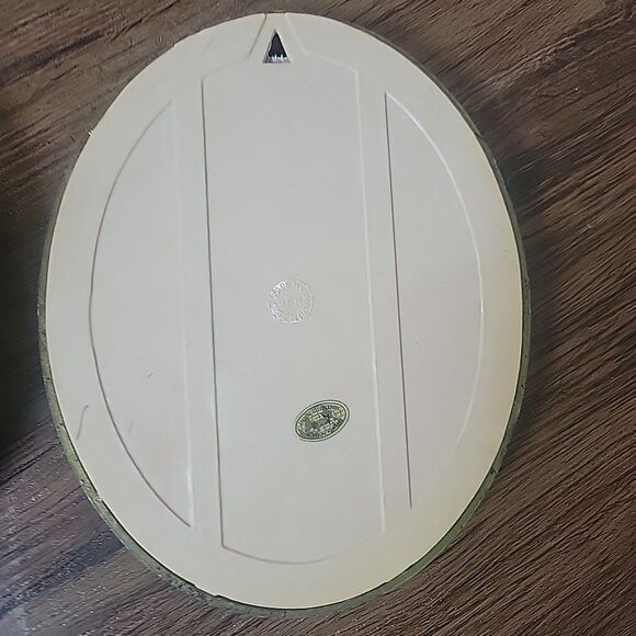 Pair Vintage Floral Needlepoint Flowers in Oval Frames Miss Matched 9x7 & 8x6.5 - Picture 6 of 14